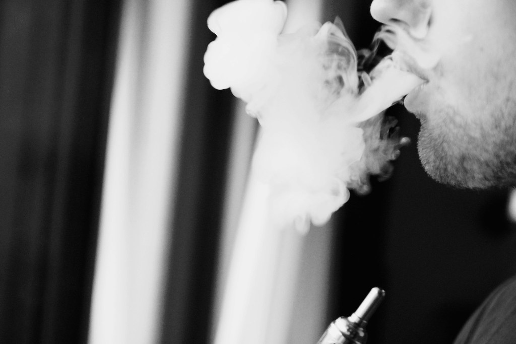Conservation des e-liquides maison : durée, conditions et risques